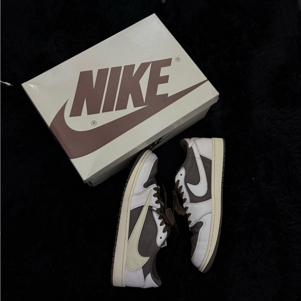 Travis Scott reverse mocha low